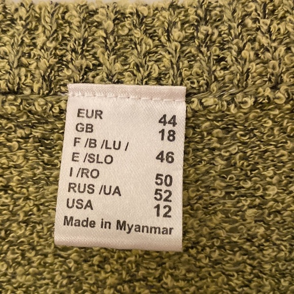 Sage Green Cross V-Neck Sweater Size 12 #367 - Picture 10 of 13